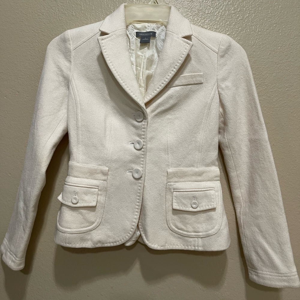 Ann Taylor Ivory Blazer with Pocket Flaps